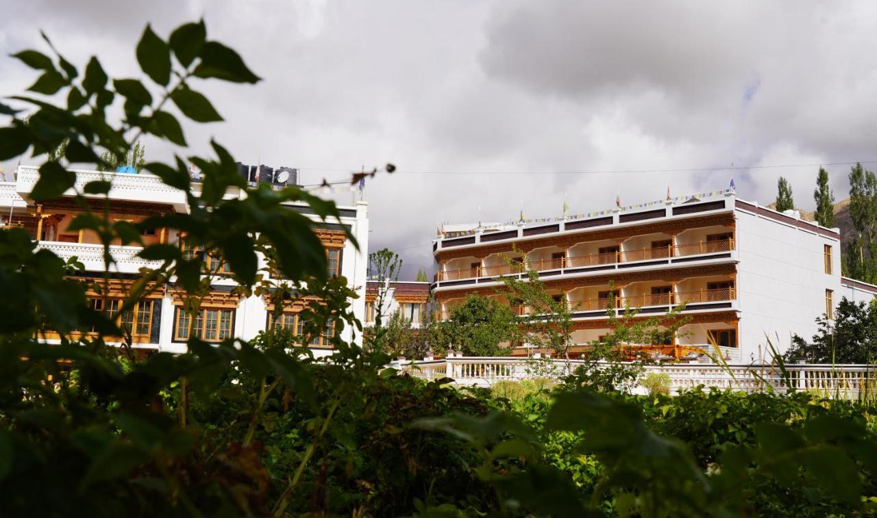 Hotel The Grand Khasdan Leh Exteriör bild